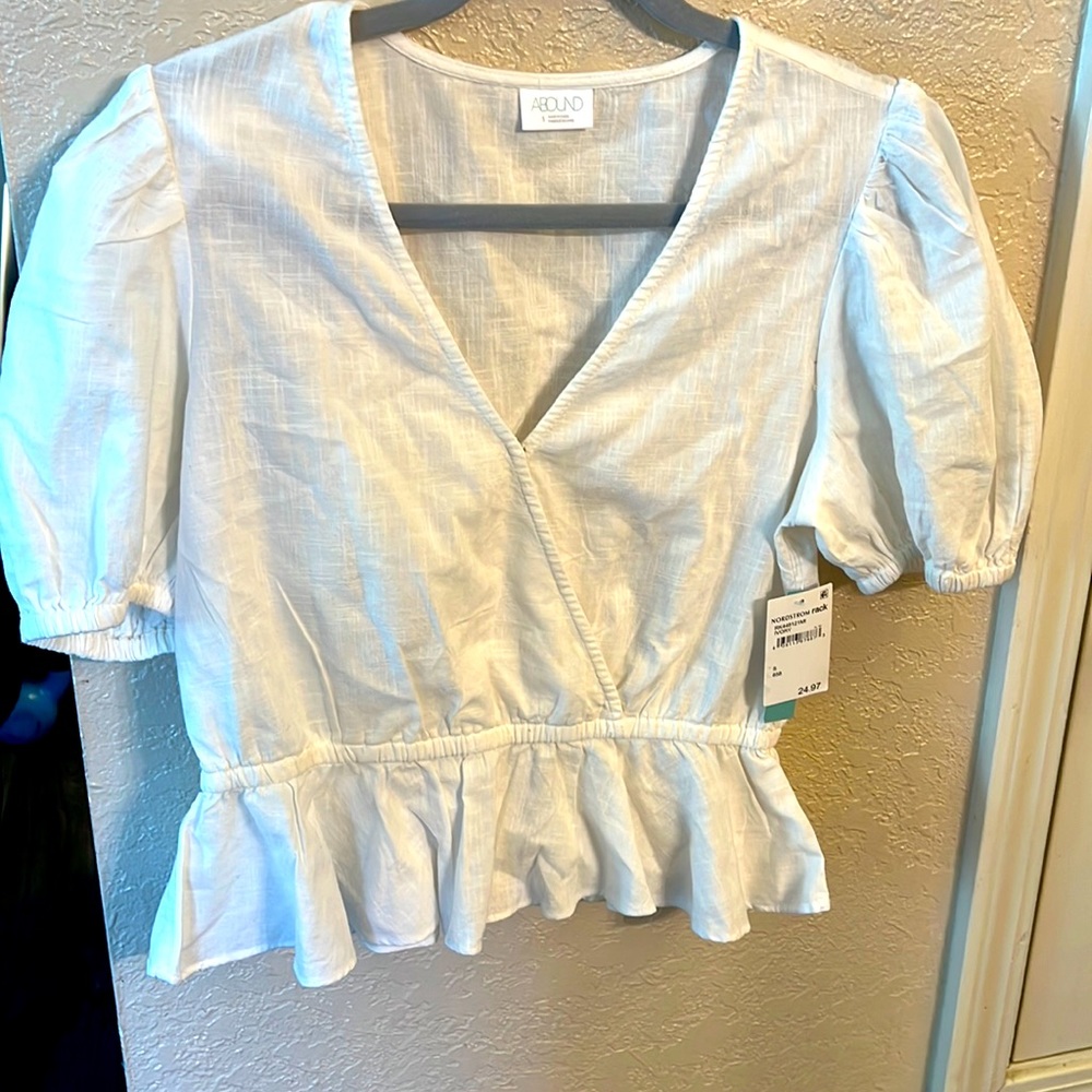 Small Abound Top